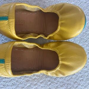 Tieks mustard leather flats sz 8